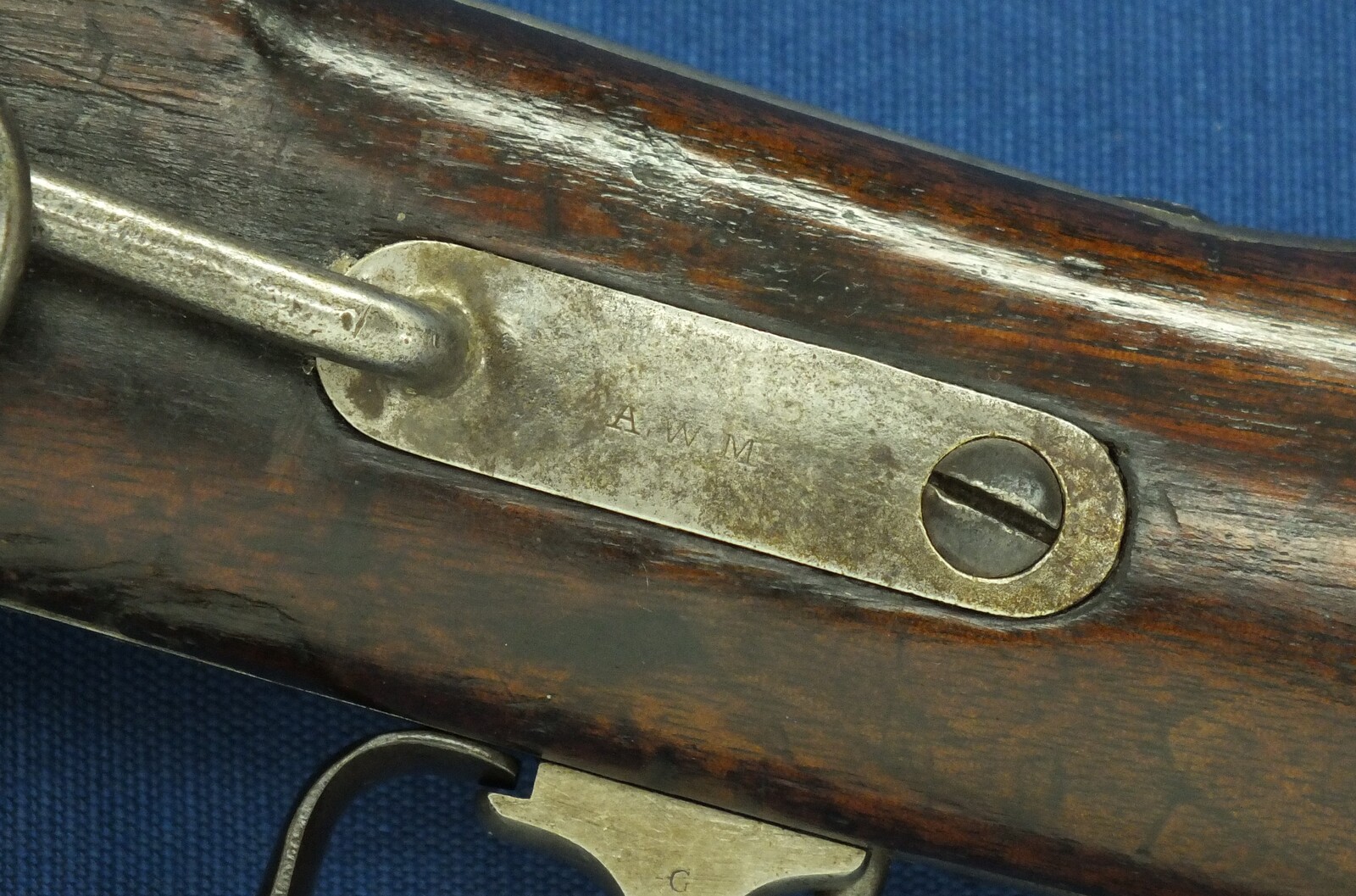 A fine antique American Civil War Sharps New Model 1863 percussion Carbine. Caliber 52, 22 inch barrel. Length 100cm. In very good condition. Price 3.750 euro