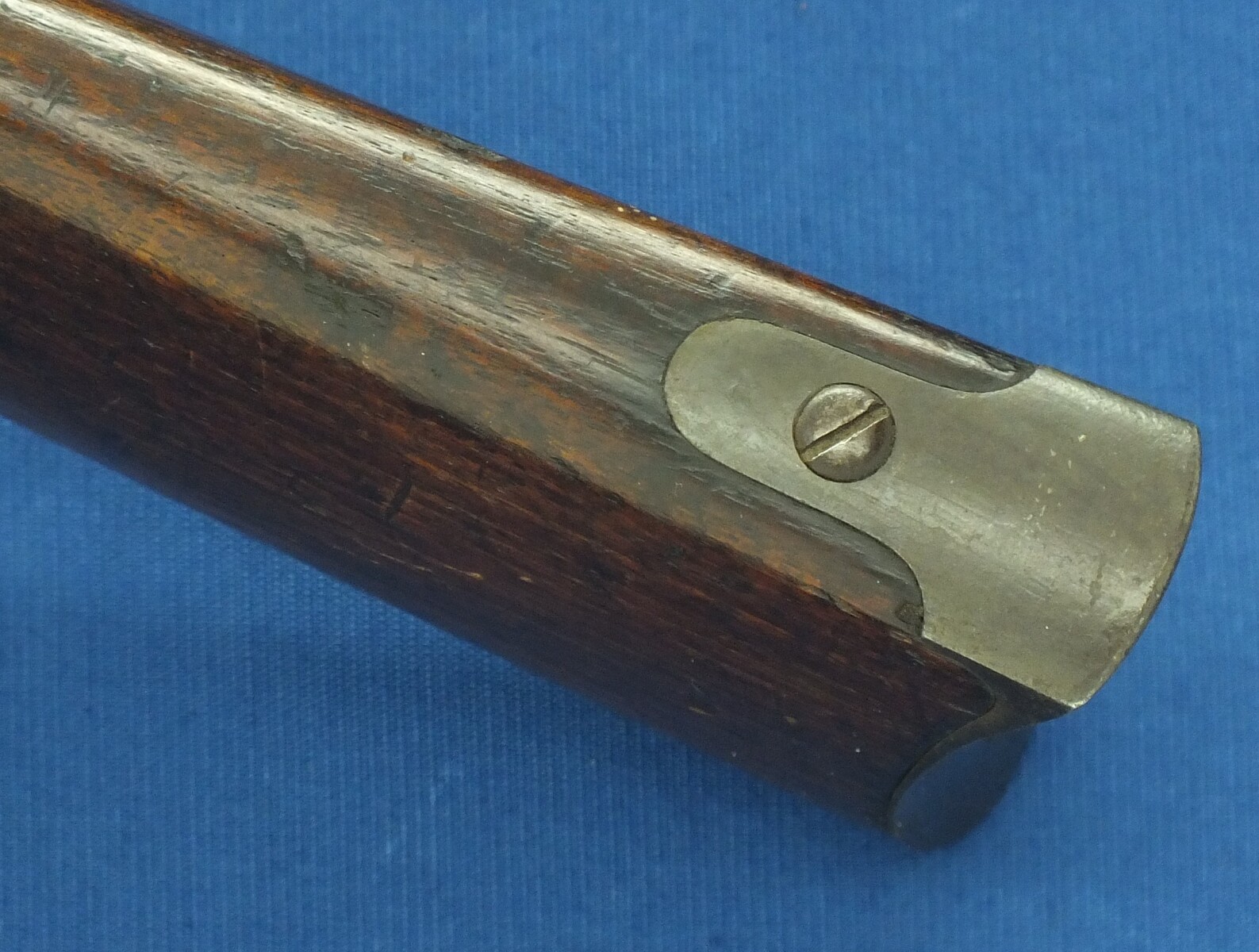 A fine antique American Civil War Sharps New Model 1863 percussion Carbine. Caliber 52, 22 inch barrel. Length 100cm. In very good condition. Price 3.750 euro