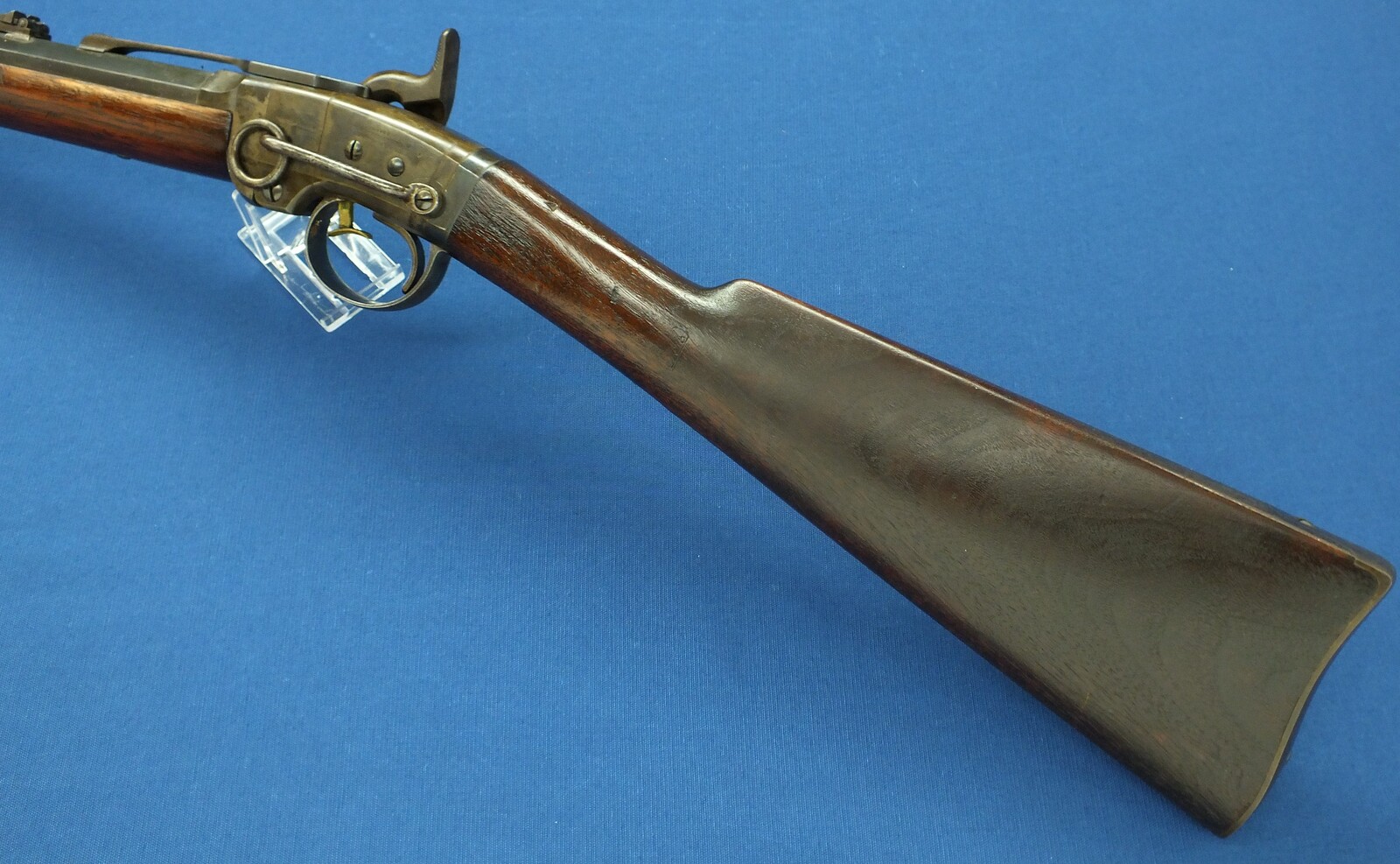 A fine antique American Civil War Smith Breechloading Percussion Carbine. 50 caliber, half 21-5/8 round/octagonal Barrel. In near mint condtion. Price 4.450 euro.
