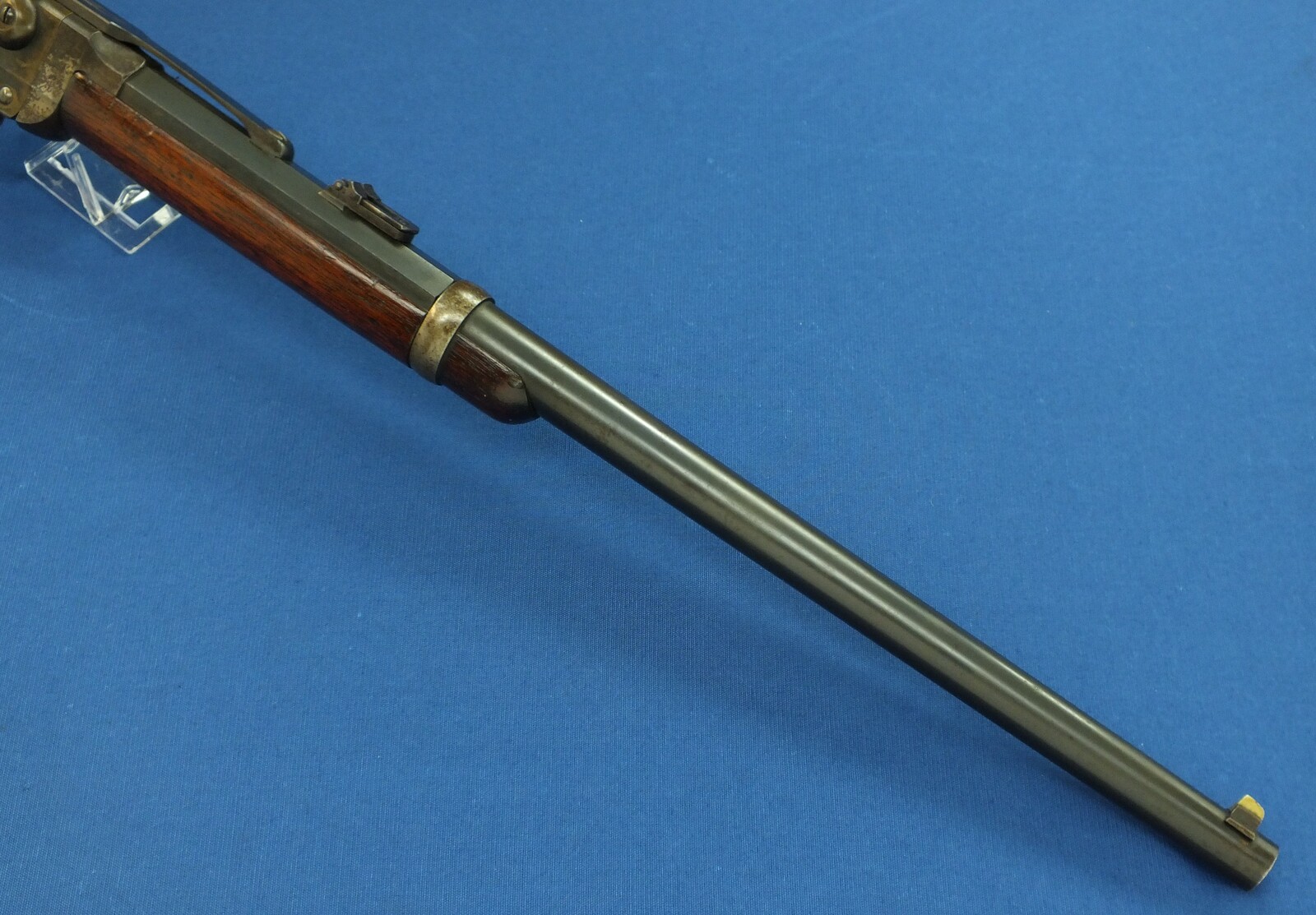 A fine antique American Civil War Smith Breechloading Percussion Carbine. 50 caliber, half 21-5/8 round/octagonal Barrel. In near mint condtion. Price 4.450 euro.