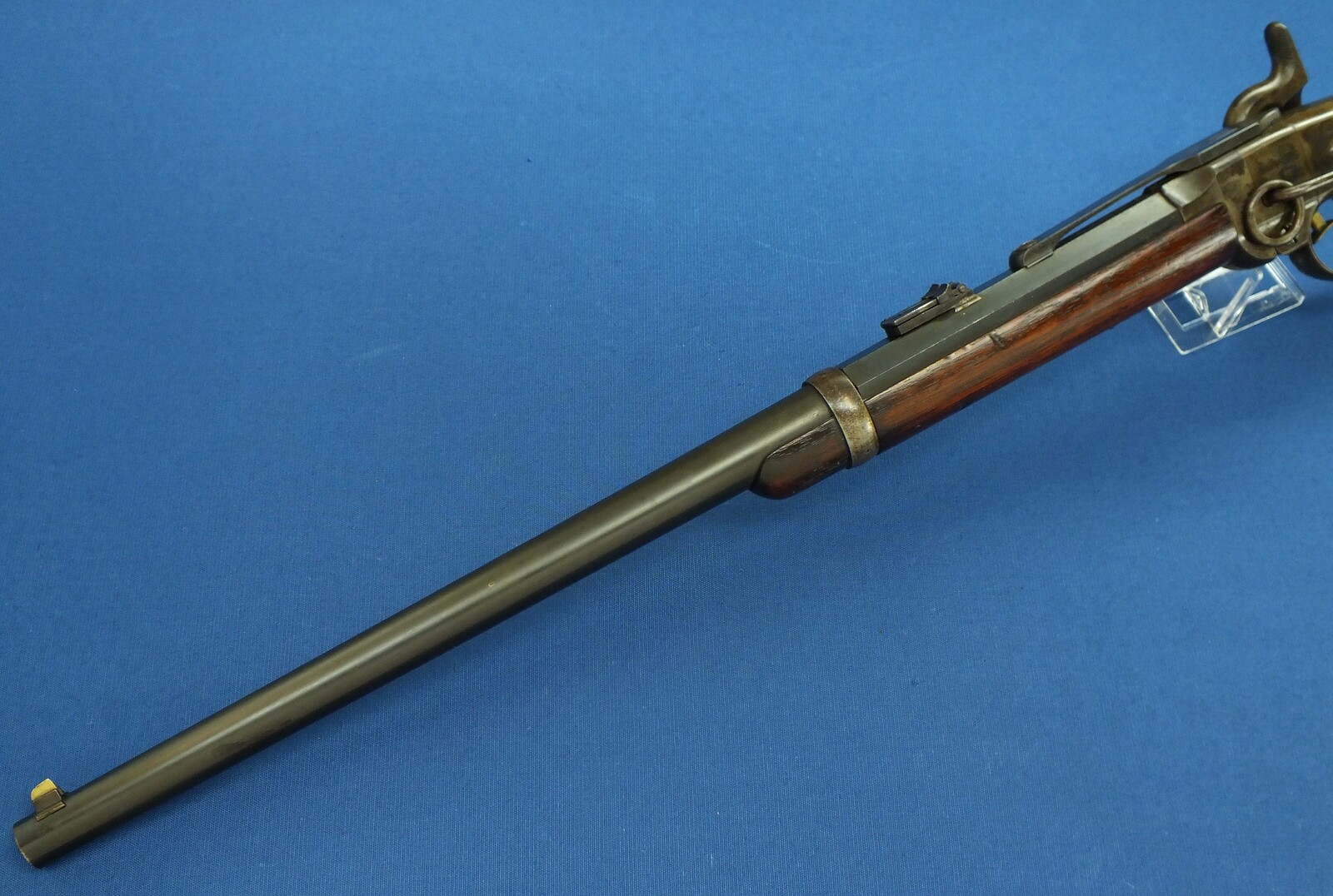 A fine antique American Civil War Smith Breechloading Percussion Carbine. 50 caliber, half 21-5/8 round/octagonal Barrel. In near mint condtion. Price 4.450 euro.