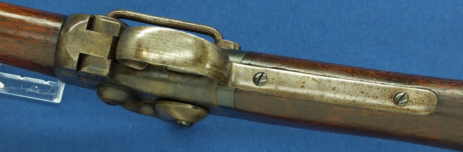 A fine antique American Civil War Smith Breechloading Percussion Carbine. 50 caliber, half 21-5/8 round/octagonal Barrel. In near mint condtion. Price 4.450 euro.
