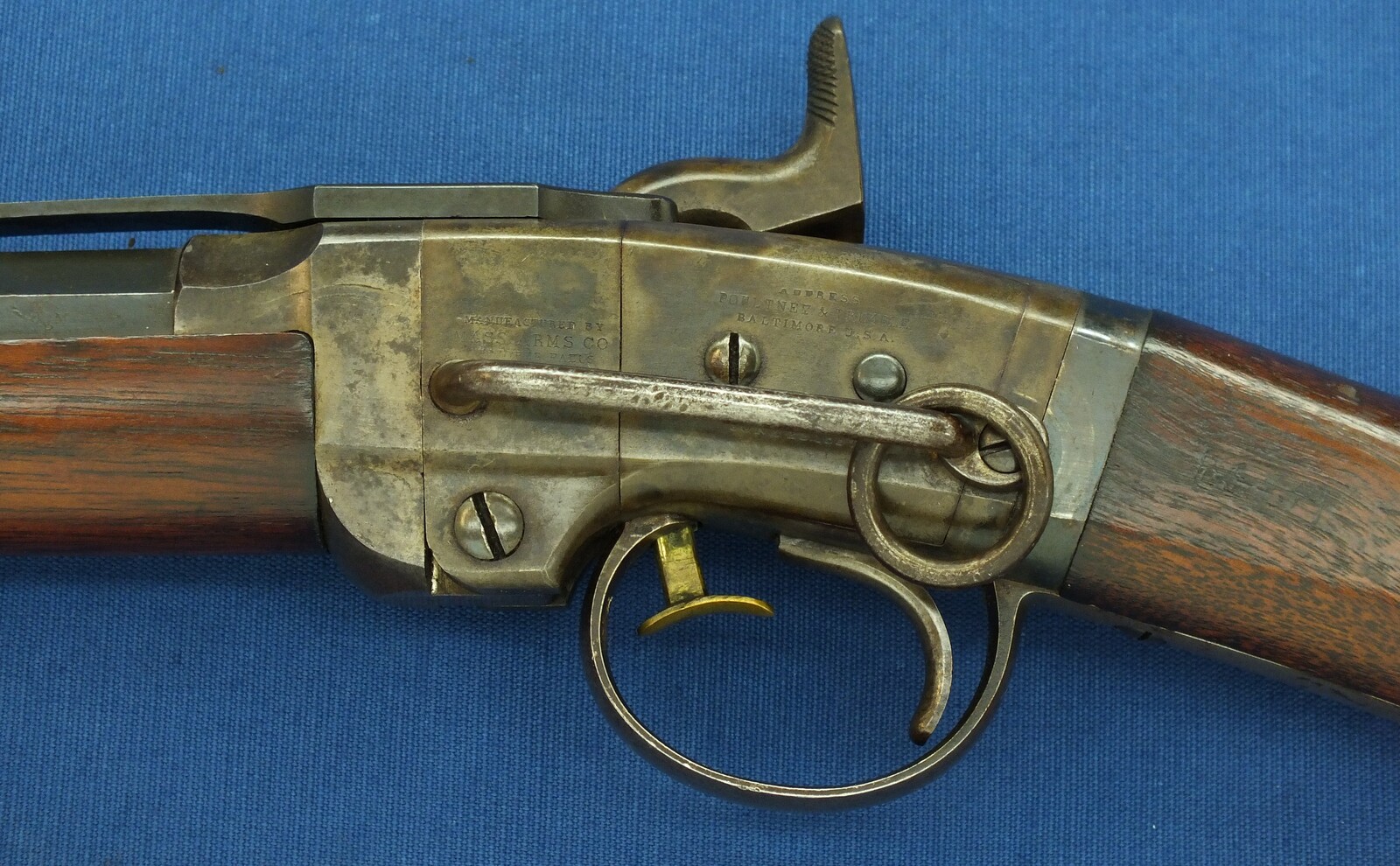 A fine antique American Civil War Smith Breechloading Percussion Carbine. 50 caliber, half 21-5/8 round/octagonal Barrel. In near mint condtion. Price 4.450 euro.