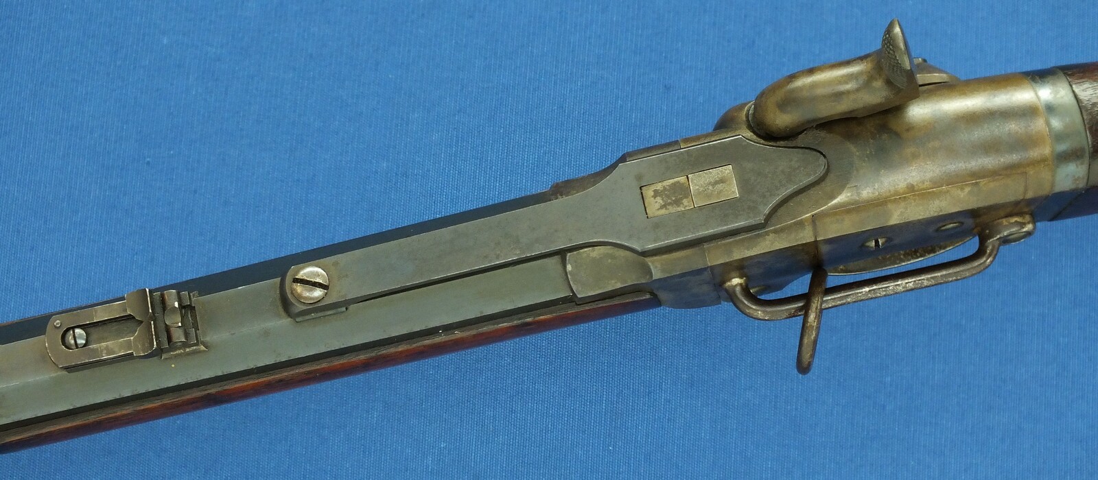 A fine antique American Civil War Smith Breechloading Percussion Carbine. 50 caliber, half 21-5/8 round/octagonal Barrel. In near mint condtion. Price 4.450 euro.