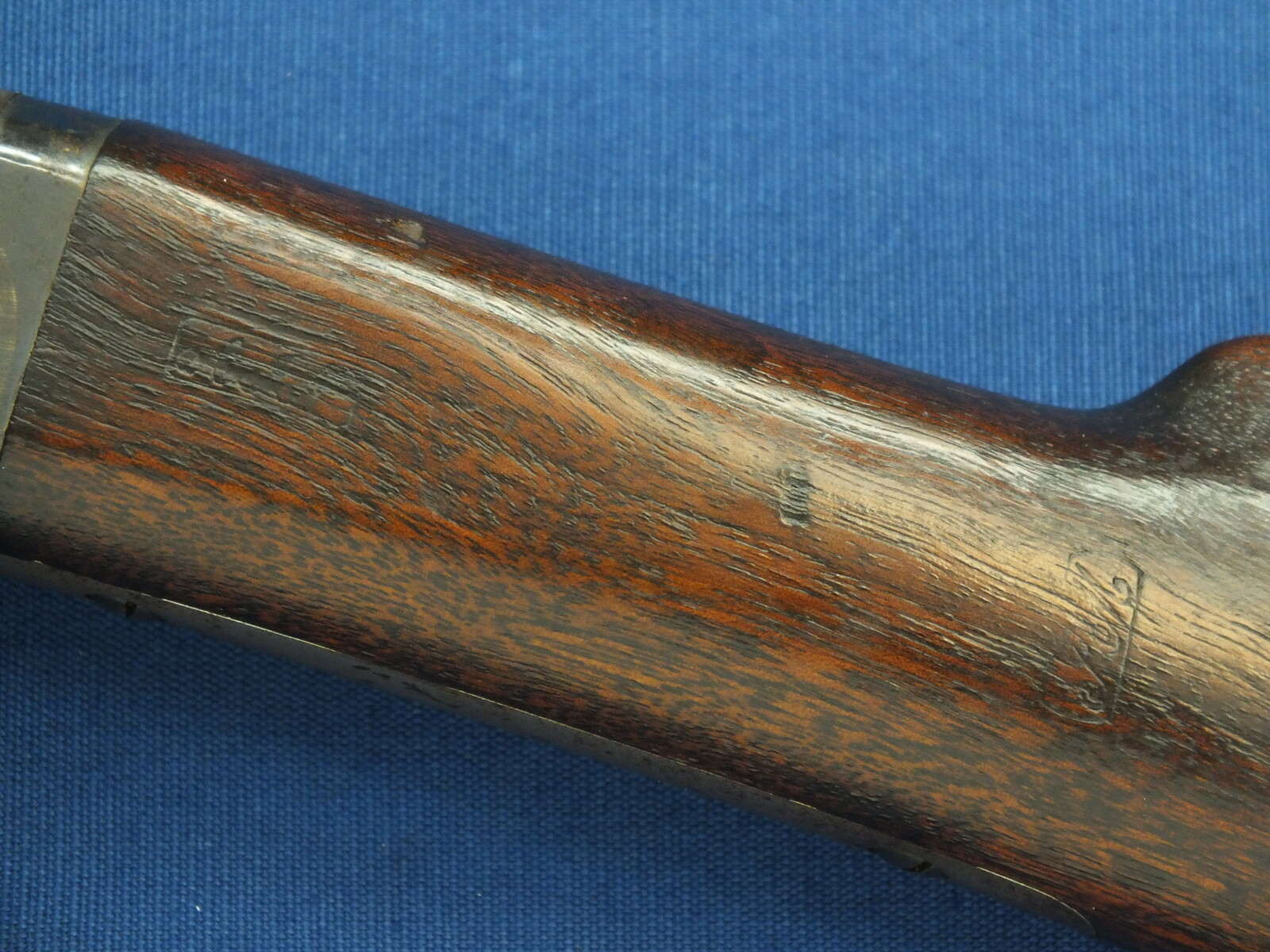 A fine antique American Civil War Smith Breechloading Percussion Carbine. 50 caliber, half 21-5/8 round/octagonal Barrel. In near mint condtion. Price 4.450 euro.