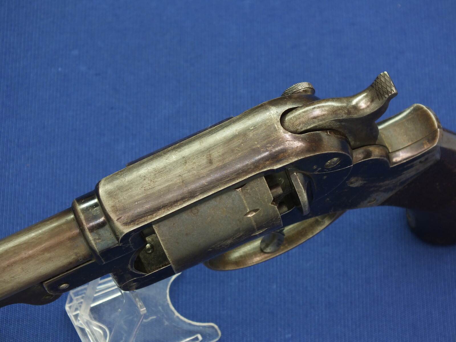 A fine antique American Civil War Starr Arms Co Double Action Model 1858 Army 6 shot percussion Revolver. 44 Caliber. Length 33cm. In very good condition. Price 2.850 euro.