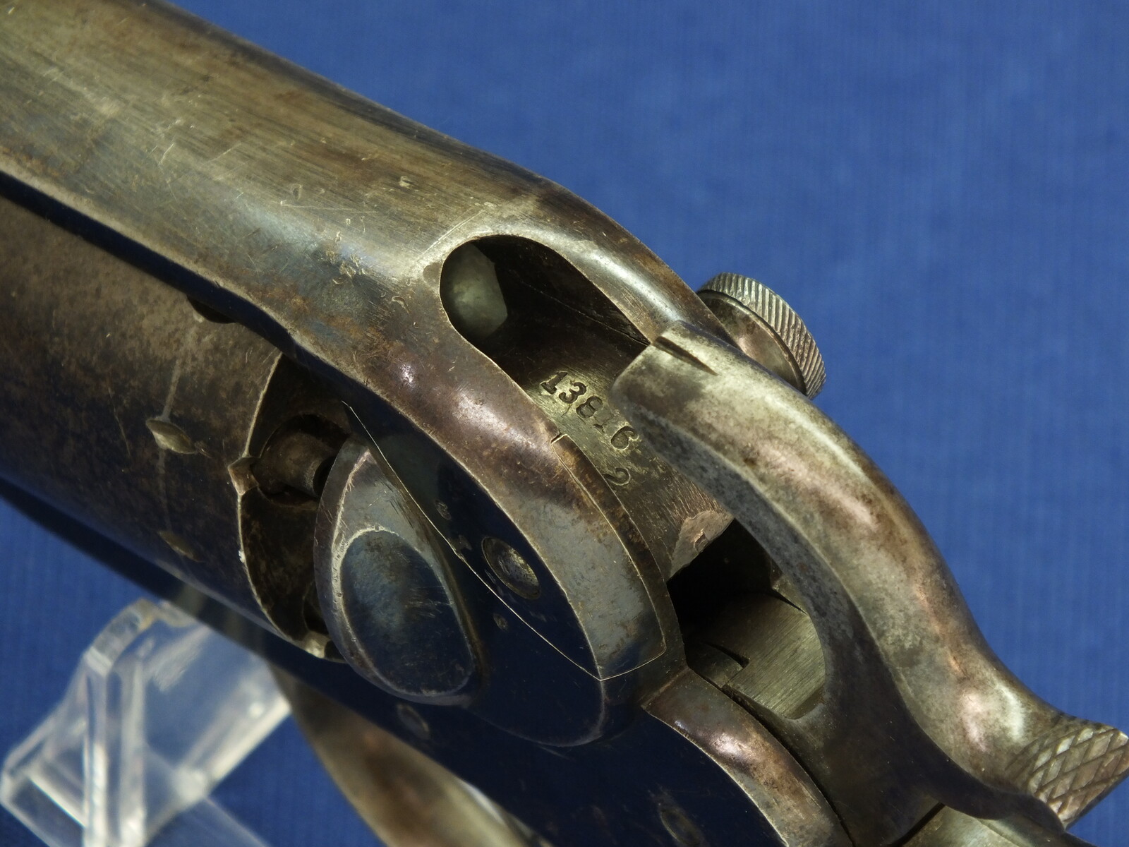 A fine antique American Civil War Starr Arms Co Double Action Model 1858 Army 6 shot percussion Revolver. 44 Caliber. Length 33cm. In very good condition. Price 2.850 euro.