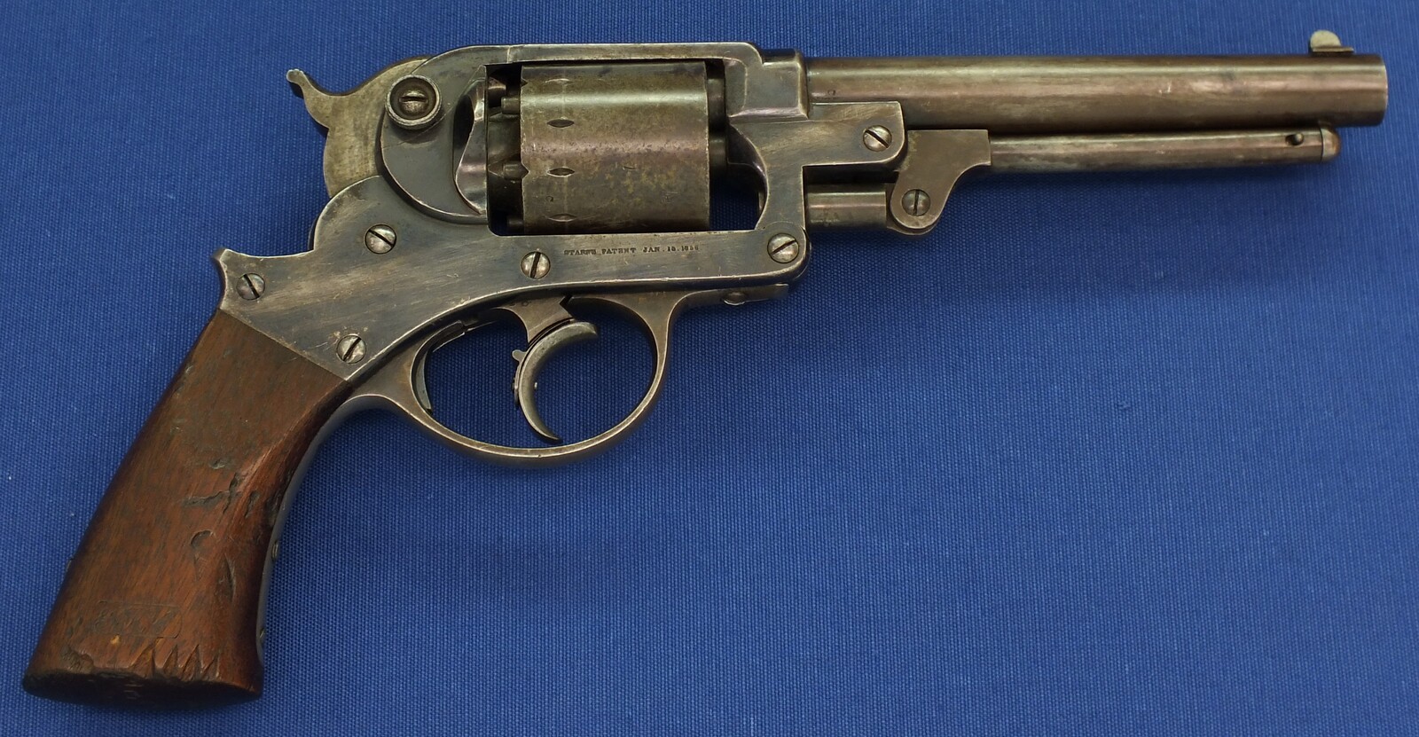 A fine antique American Civil War Starr Arms Co Double Action Model 1858 Army 6 shot percussion Revolver. 44 Caliber. Length 33cm. In very good condition. Price 2.850 euro.