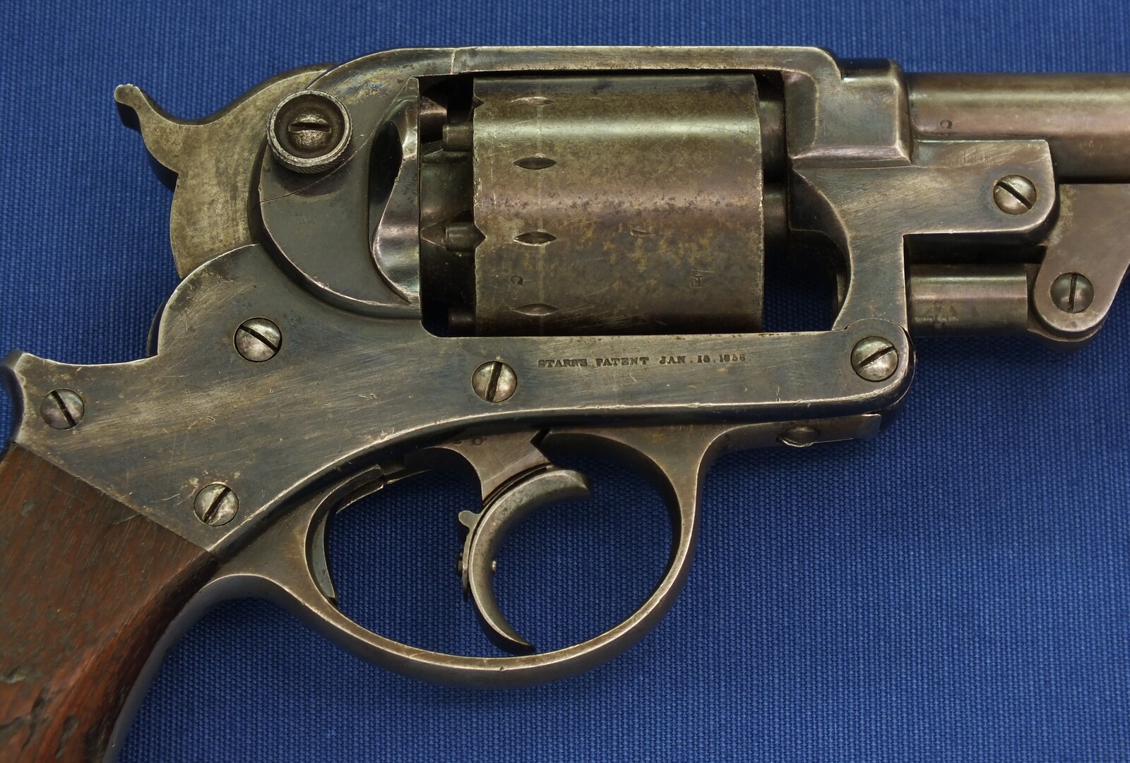 A fine antique American Civil War Starr Arms Co Double Action Model 1858 Army 6 shot percussion Revolver. 44 Caliber. Length 33cm. In very good condition. Price 2.850 euro.