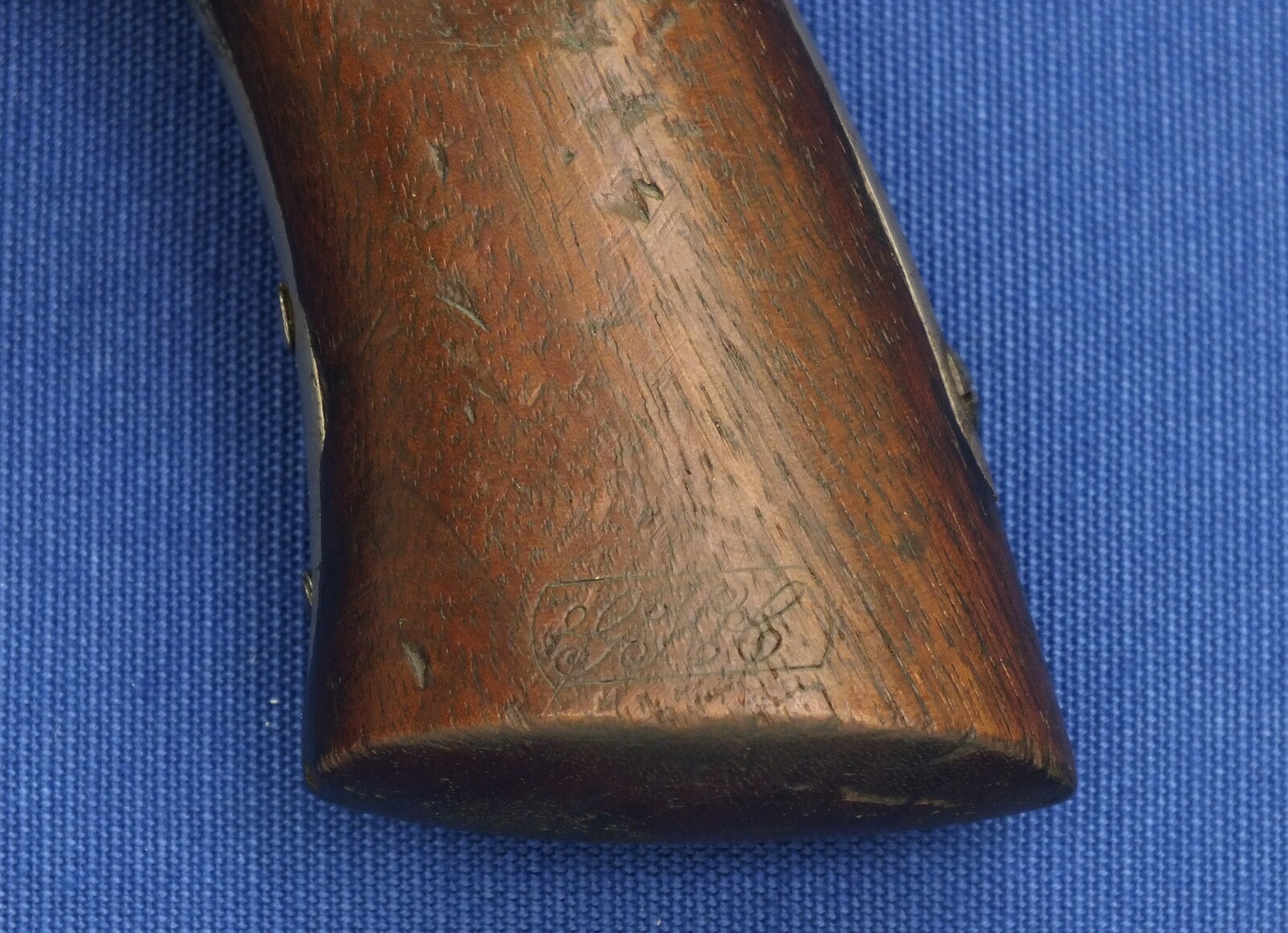 A fine antique American Civil War Starr Arms Co Double Action Model 1858 Army 6 shot percussion Revolver. 44 Caliber. Length 33cm. In very good condition. Price 2.850 euro.