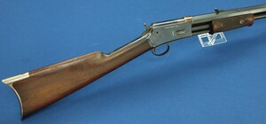 A fine antique American Colt Lightning Slide Action Medium Frame Rifle, Caliber 38-40, 26 inch octagonal barrel, SN28261, made in 1888. length 109 cm, in very good condition. Price 5.800 euro.
