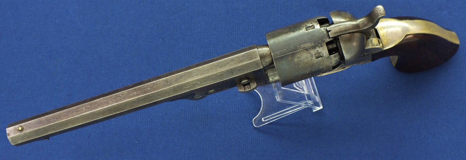 A fine antique American Colt Model 1851 Navy 6 shot Percussion Revolver, .36 caliber, 7 1/2 inch barrel with New York address, In very good condition. Price 5.500 euro