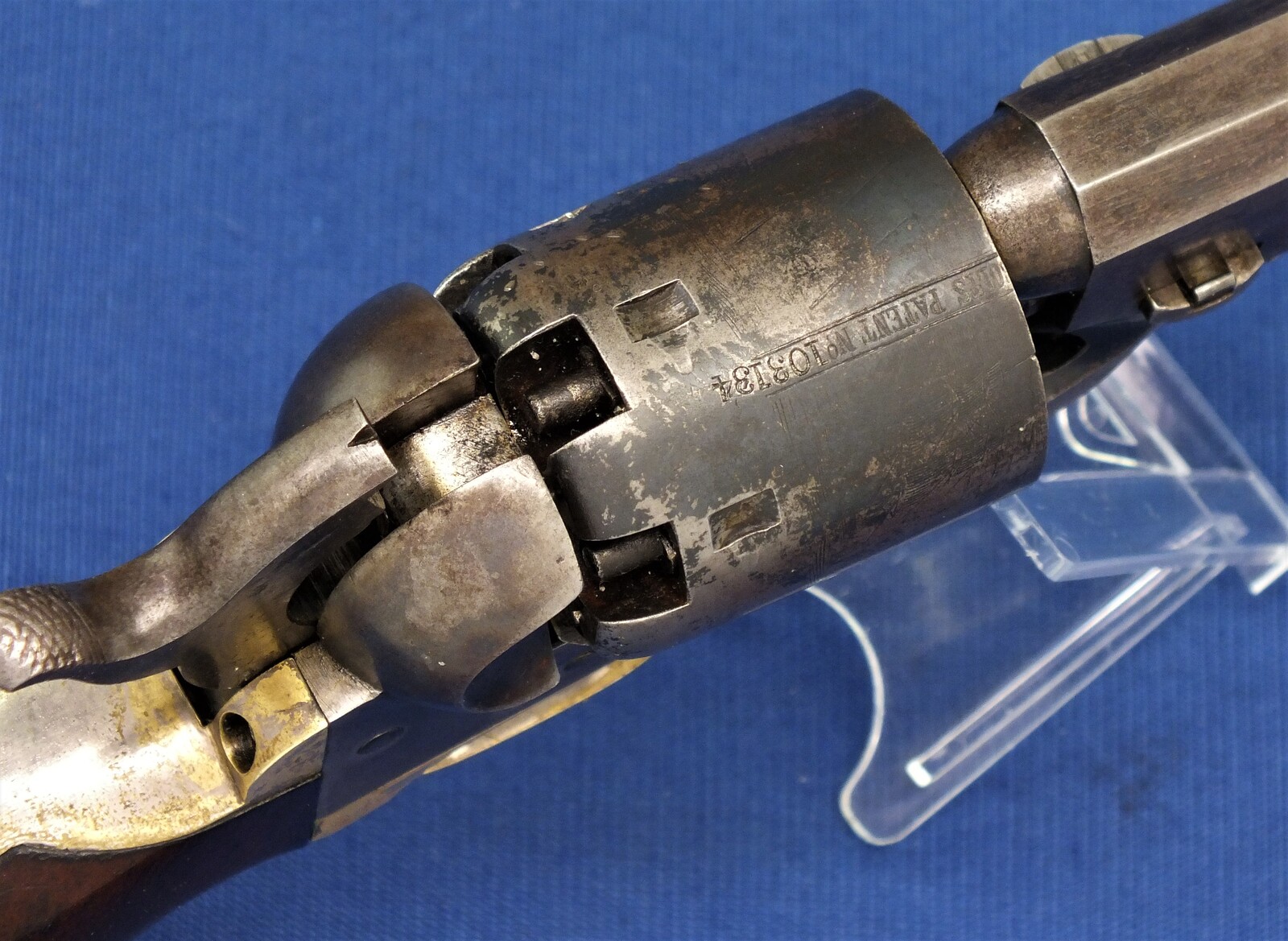 A fine antique American Colt Model 1851 Navy 6 shot Percussion Revolver, .36 caliber, 7 1/2 inch barrel with New York address, In very good condition. Price 5.500 euro