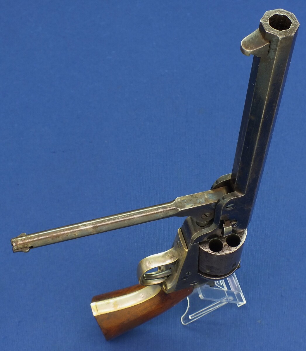 A fine antique American Colt Model 1851 Navy 6 shot Single Action percussion Revolver. 7,5 inch barrel with New York address. 36 Caliber. Length 35,5cm. In very good condition. Price 7.500 euro.