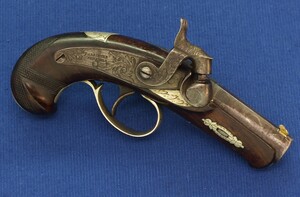 A fine antique American Henri Deringer Philadelphia percussion pistol. Caliber 41, 2,5 inch barrel. In very good condition. Price 3.995 euro.