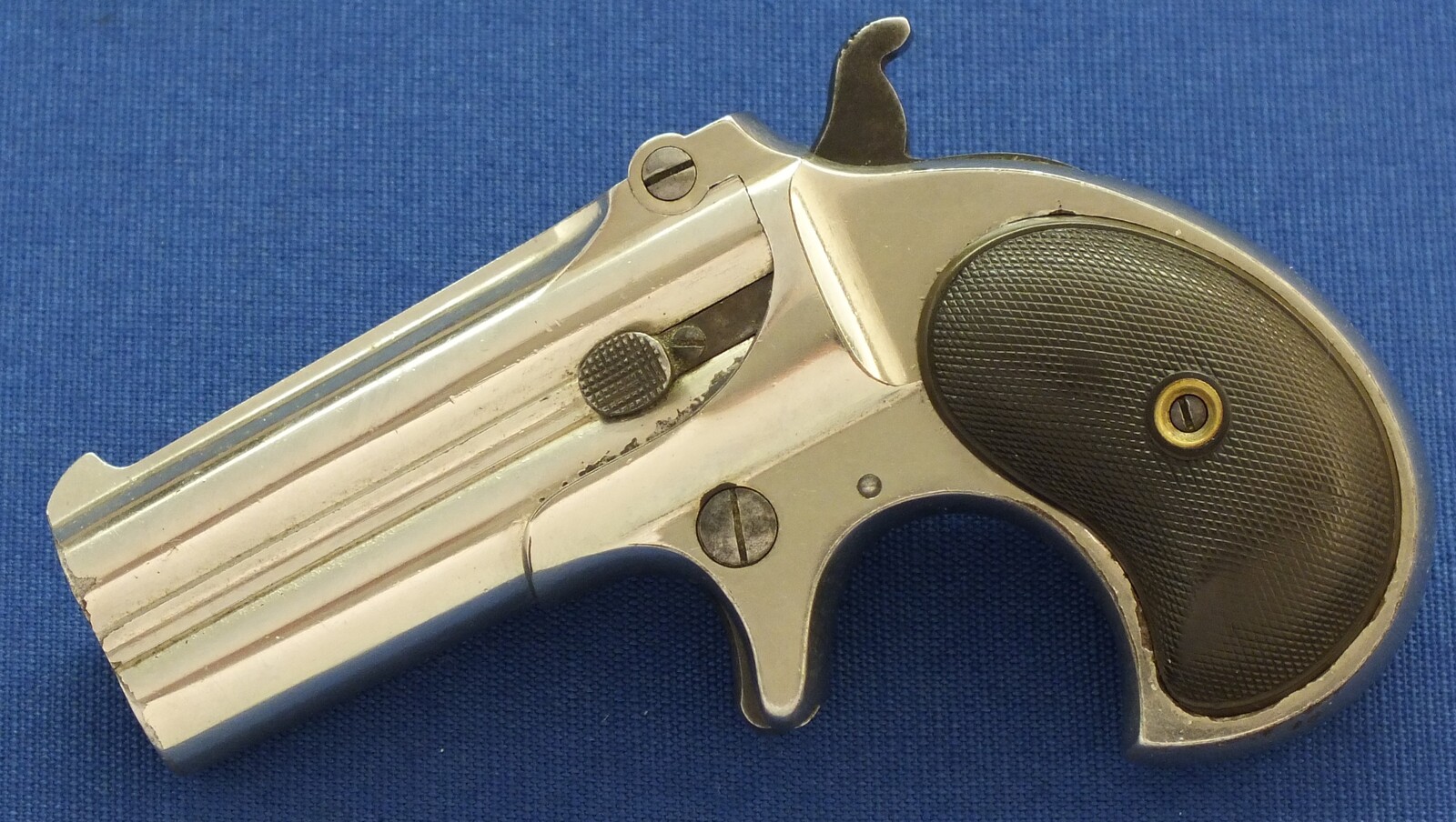 A fine antique American Nickel Plated Remington Double Deringer Type II, a.k.a. Model No 3. Caliber 41 rimfire. In very good condition. Price 1.995 euro.