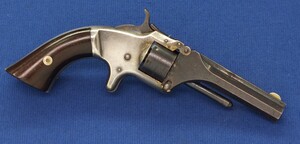 A fine antique American Smith & Wesson No1 second issue 7 shot rimfire Revolver. Caliber 22 short. Length 19cm. In very good condition. 
