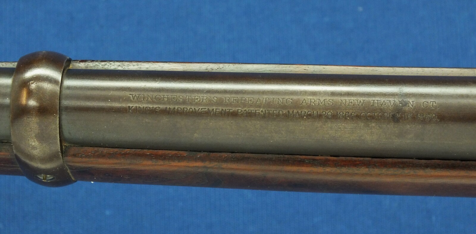 A fine antique American Winchester Model 1873 Musket. Caliber 44-40. 30 inch barrel with clear address. Made 1894. Length 124cm. In very good condition. Price 6.650 euro.