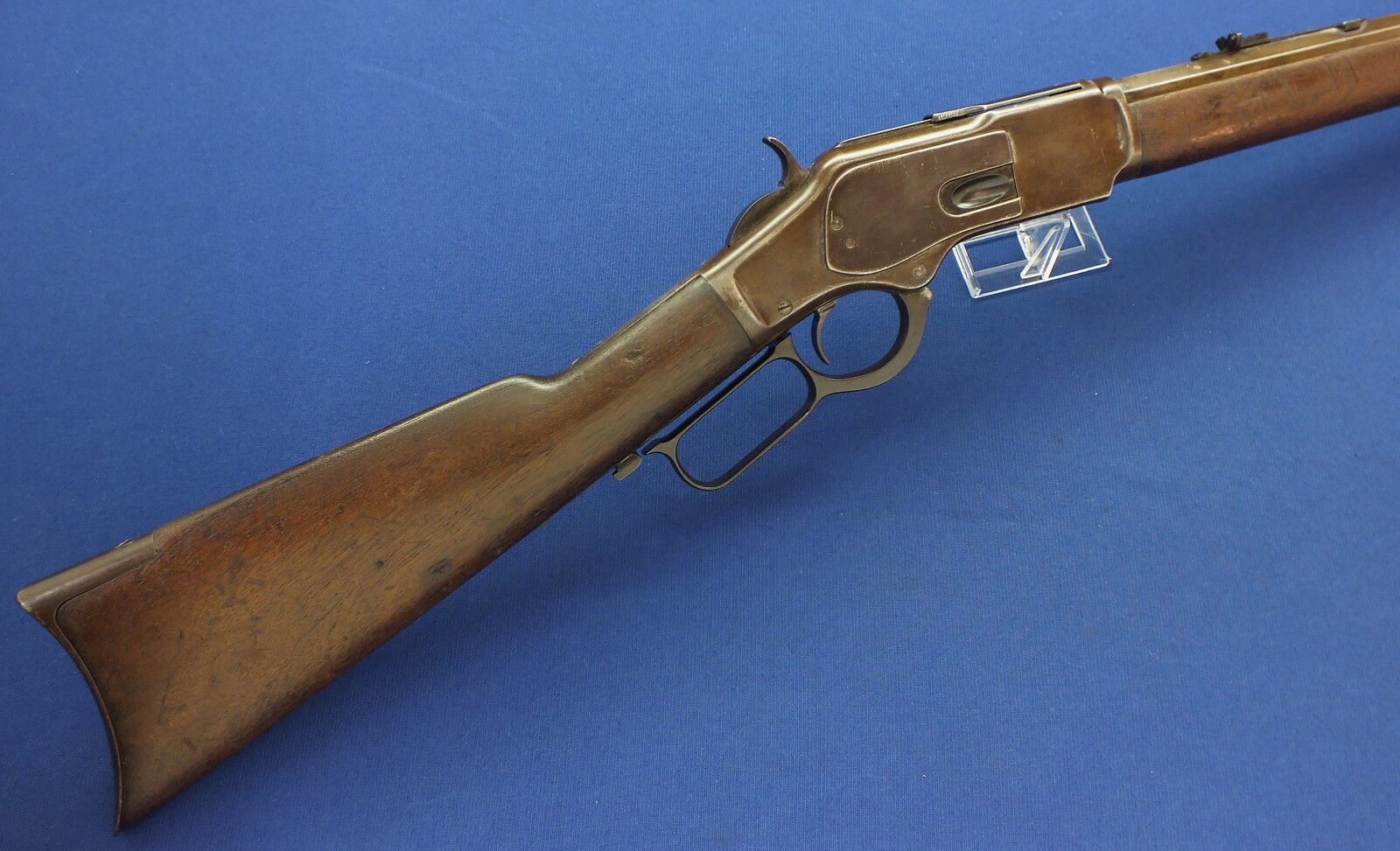 A fine antique American Winchester Model 1873 Rifle with 23 inch octagonal barrel with clear address. Caliber 32 W.C.F ( 32-20). In very good condition. Price 3.650 euro