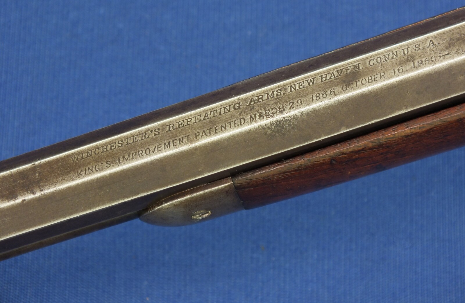 A fine antique American Winchester Model 1873 Rifle with 24 inch octagonal barrel with clear address. Caliber 32 W.C.F ( 32-20). In very good condition. Price 3.350 euro