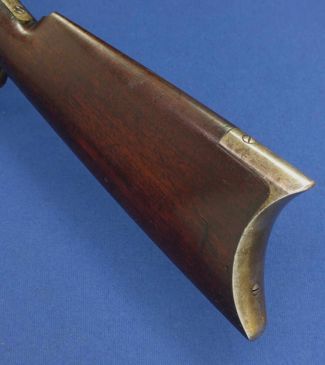 A fine antique American Winchester Model 1886 Sporting Rifle with 24 inch half round - half  octagonal Barrel. Caliber 40-82 W.C.F. Length 109cm. In very good condition. Price 5.200 euro
