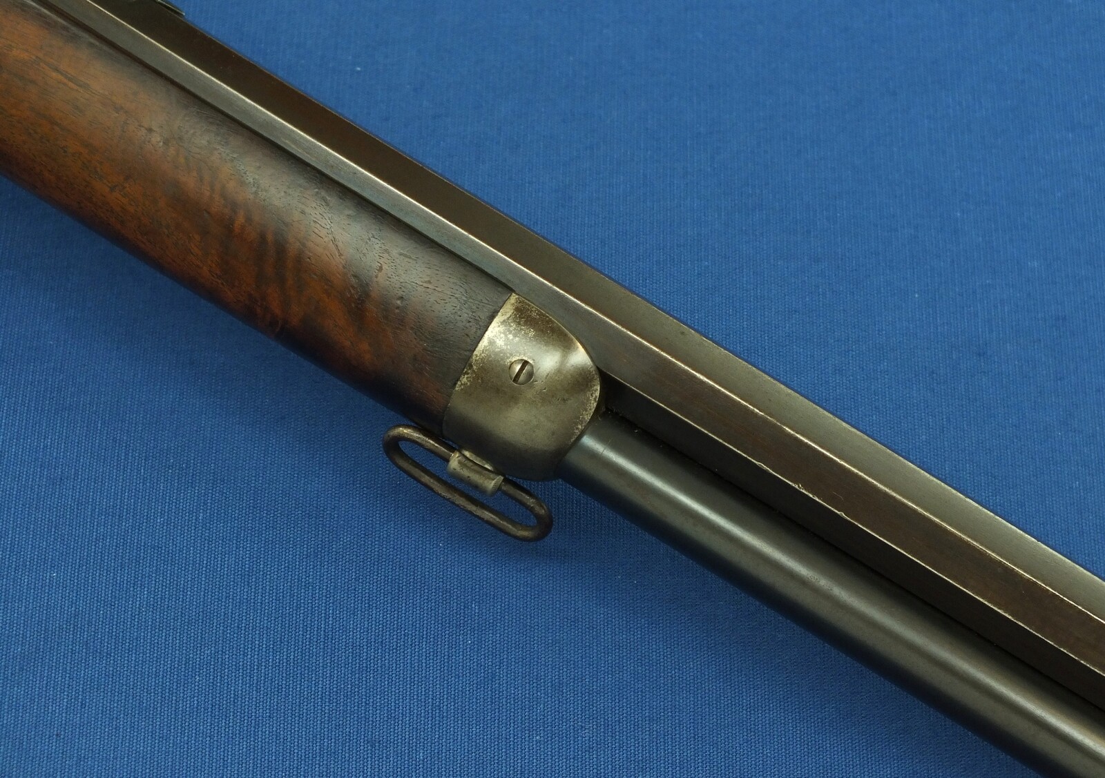 A fine antique American Winchester special order Model 1886 Rifle. Caliber 40-65 with 26 inch Octagon barrel. Length 114cm. In very good condition. Price 7.500 euro.