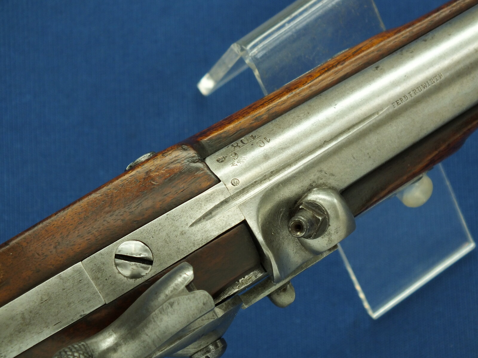 A fine antique Austrian Model 1859 Lorenz Cavalry Percussion Pistol signed FRED.FRUWIRTH, caliber 15 mm, length 42 cm, in very good condition. Price 1.350 euro