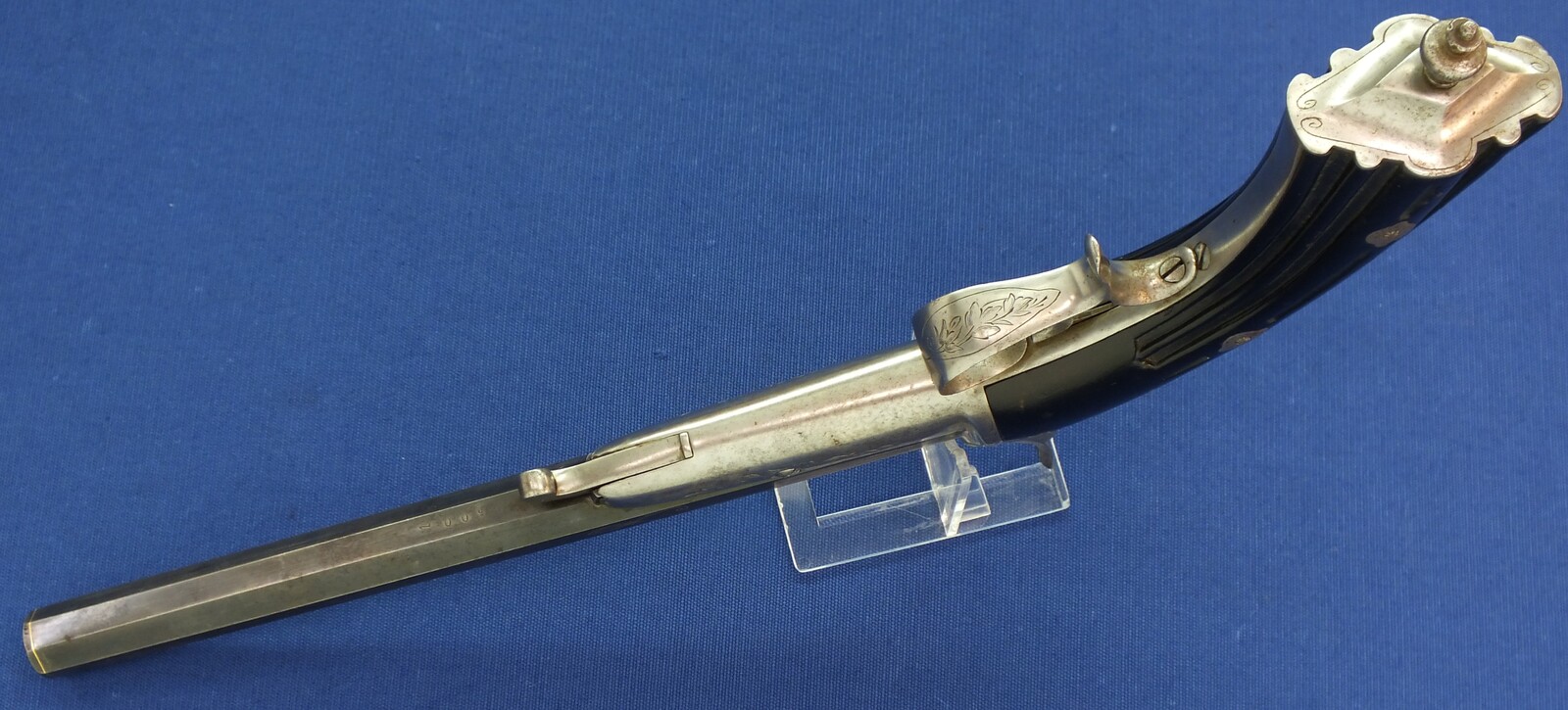 A fine antique Belgian 6mm System Gaubert Brevete Flobert Target/Saloon pistol. 9 inch octagon barrel. Length 37cm. In very good condition. Price 850 euro.