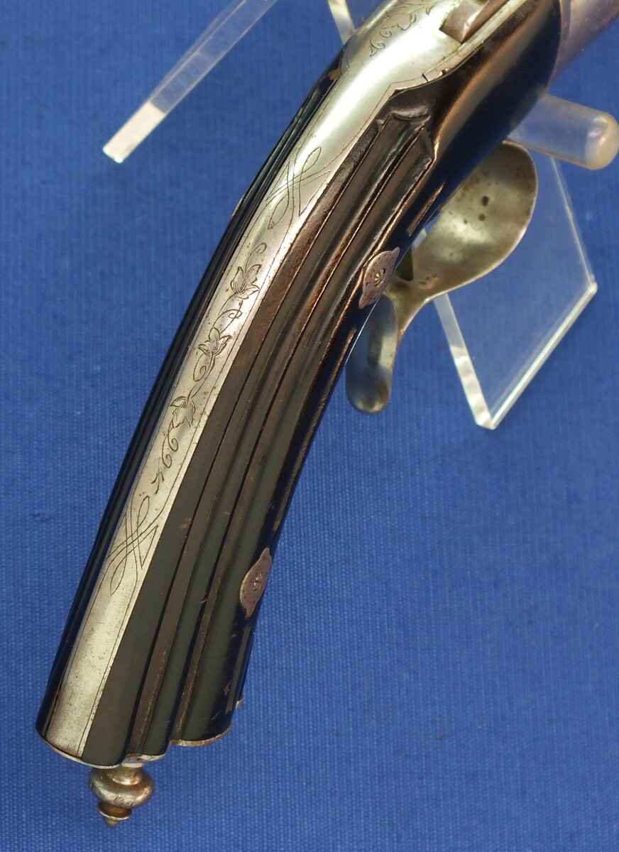 A fine antique Belgian 6mm System Gaubert Brevete Flobert Target/Saloon pistol. 9 inch octagon barrel. Length 37cm. In very good condition. Price 850 euro.
