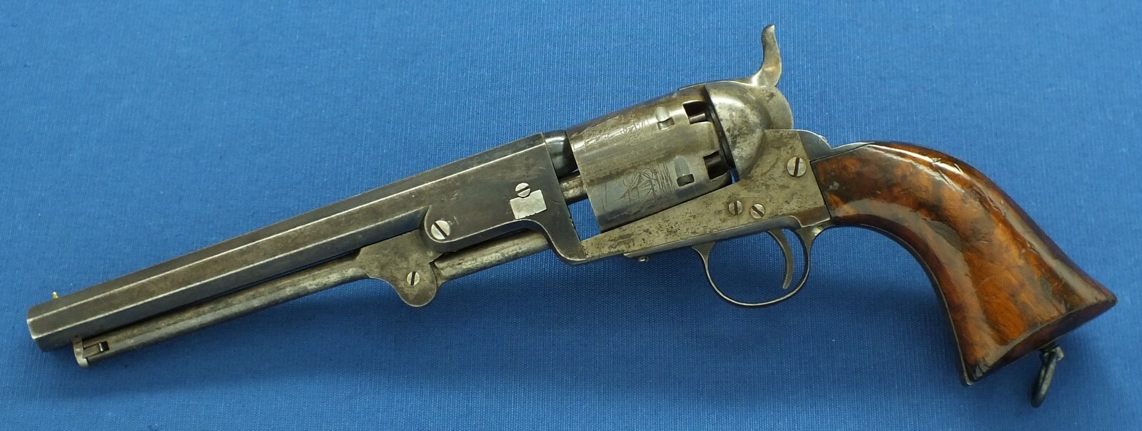 A fine antique Belgian Colt Brevete Model 1851 Navy 6 shot percussion Revolver by Lambert Ghaye Liege. 36 caliber, 7,5 inch barrel. Length 36cm. In very good condition. Price 2.950 euro.