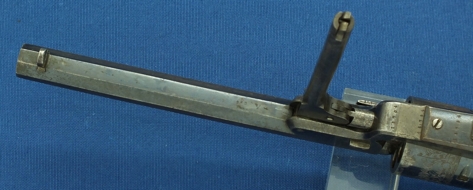 A fine antique Belgian Colt Brevete Model 1851 Navy 6 shot percussion Revolver by Lambert Ghaye Liege. 36 caliber, 7,5 inch barrel. Length 36cm. In very good condition. Price 2.950 euro.