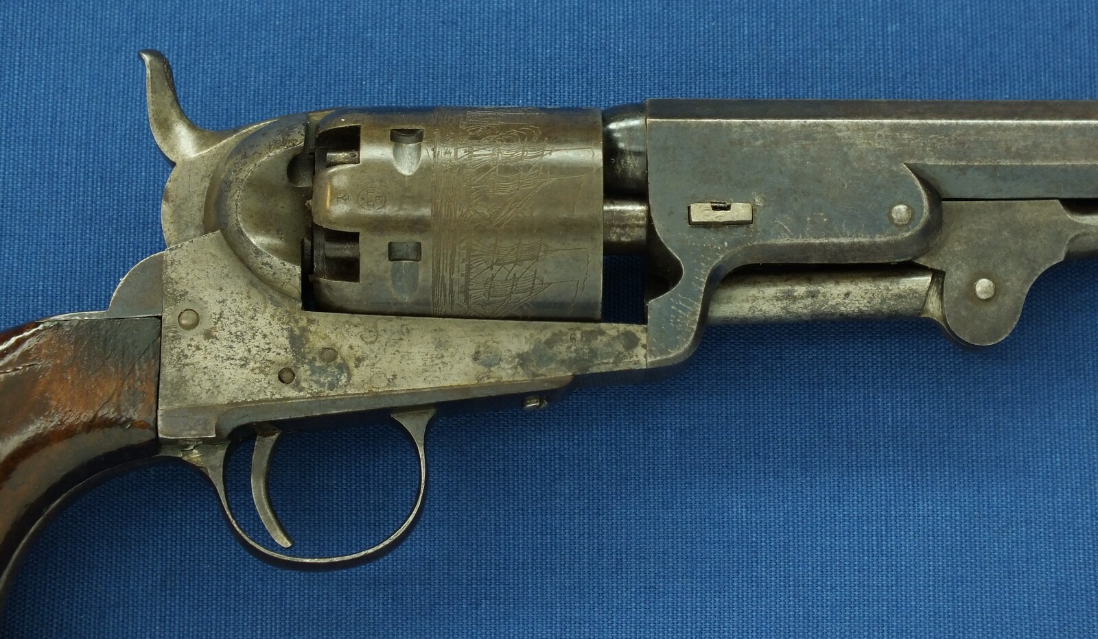A fine antique Belgian Colt Brevete Model 1851 Navy 6 shot percussion Revolver by Lambert Ghaye Liege. 36 caliber, 7,5 inch barrel. Length 36cm. In very good condition. Price 2.950 euro.
