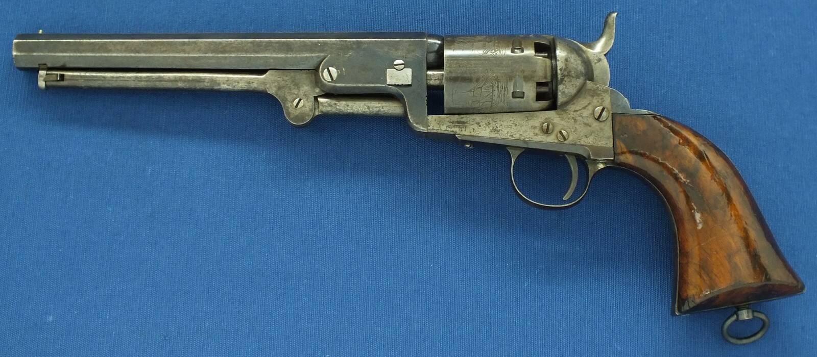 A fine antique Belgian Colt Brevete Model 1851 Navy 6 shot percussion Revolver by Lambert Ghaye Liege. 36 caliber, 7,5 inch barrel. Length 36cm. In very good condition. Price 2.950 euro.