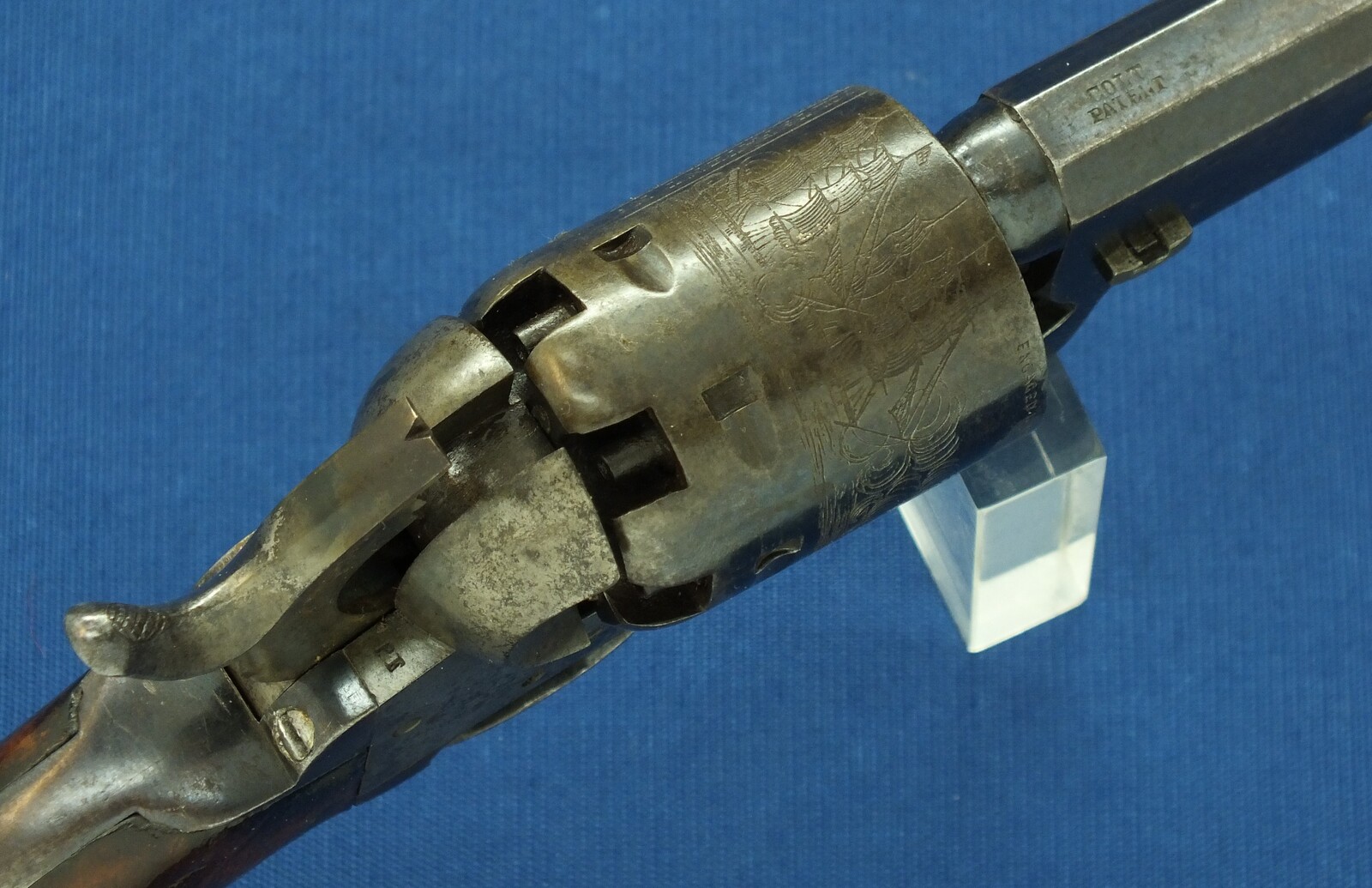 A fine antique Belgian Colt Brevete Model 1851 Navy 6 shot percussion Revolver by Lambert Ghaye Liege. 36 caliber, 7,5 inch barrel. Length 36cm. In very good condition. Price 2.950 euro.