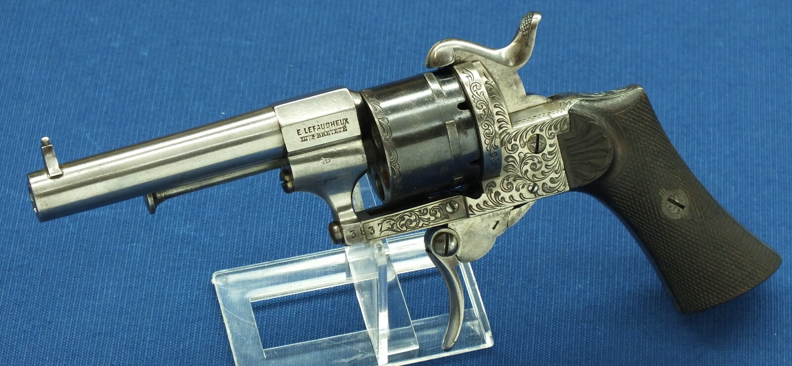 A fine antique Belgian Eugene Lefaucheux 6 shot Single and Double Action Pinfire Revolver. 7mm Caliber. Length 20,5cm. In very good condition. Price 850 euro.