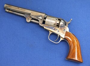 A fine antique Colt Model 1849 6 shot Pocket Percussion Revolver, .31 caliber, 5 inch barrel. In very good condition. Price 3.250 euro