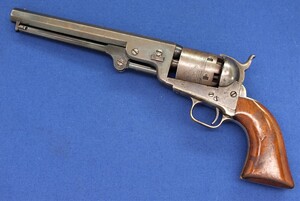 A fine antique Colt Model 1851 Navy 6 shot Percussion Revolver, .36 caliber, 7 1/2  inch barrel with New York address, single action, in very good condition. Price 4.900 euro