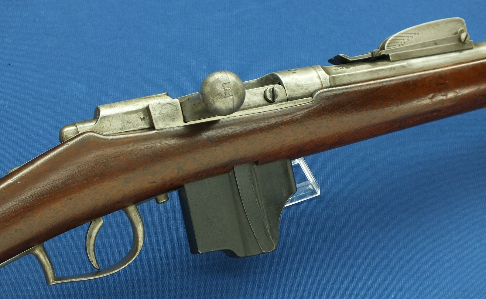 A fine antique Dutch Beaumont-Vitali Model 1871/88 Rifle by P. Stevens Maastricht. Caliber 11mm, Length 133cm. In very good condition. 