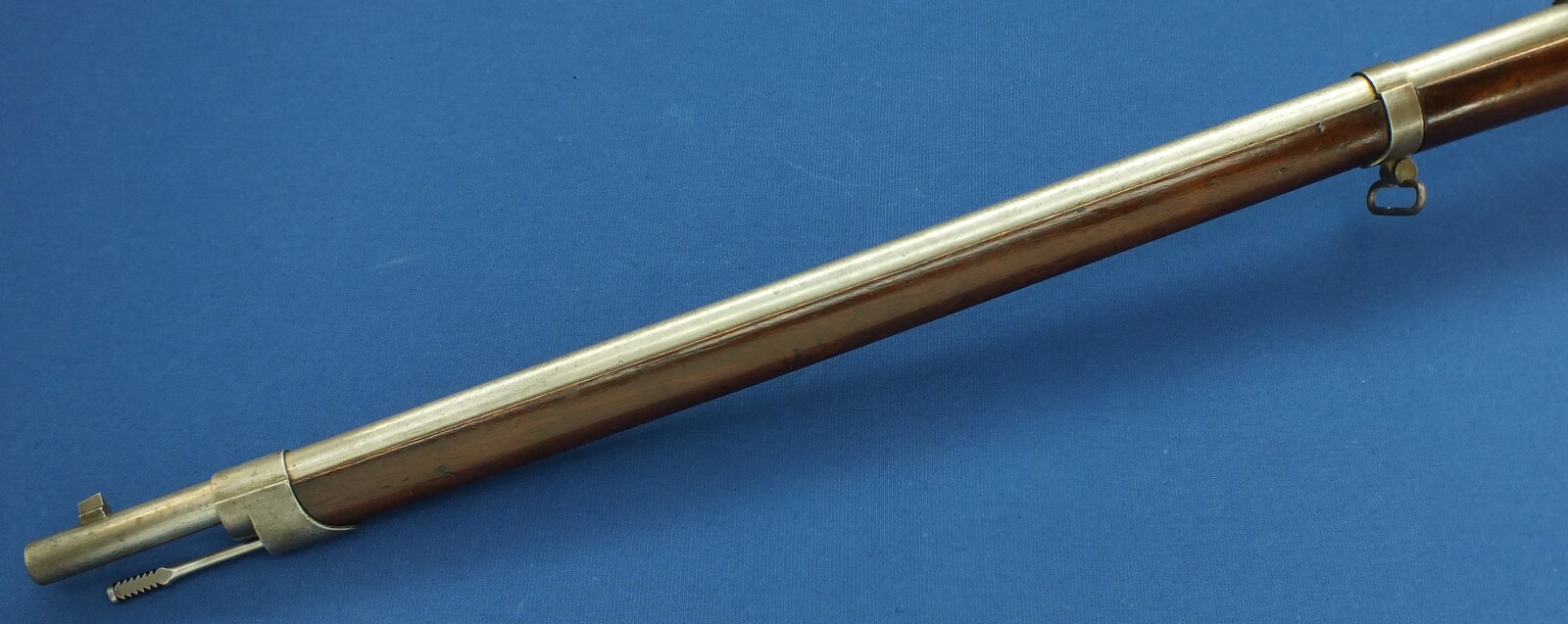 A fine antique Dutch Beaumont-Vitali Model 1871/88 Rifle by P. Stevens Maastricht. Caliber 11mm, Length 133cm. In very good condition. 