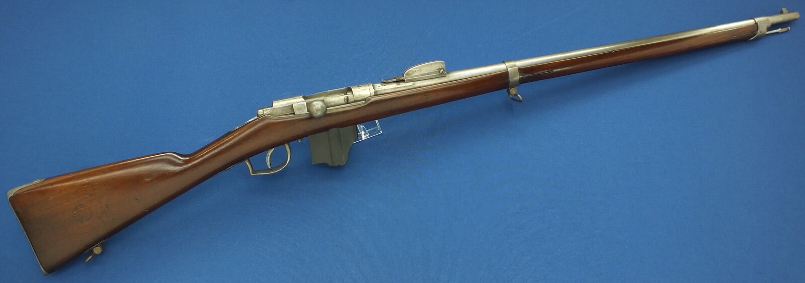A fine antique Dutch Beaumont-Vitali Model 1871/88 Rifle by P. Stevens Maastricht. Caliber 11mm, Length 133cm. In very good condition. Price 1.500 euro.