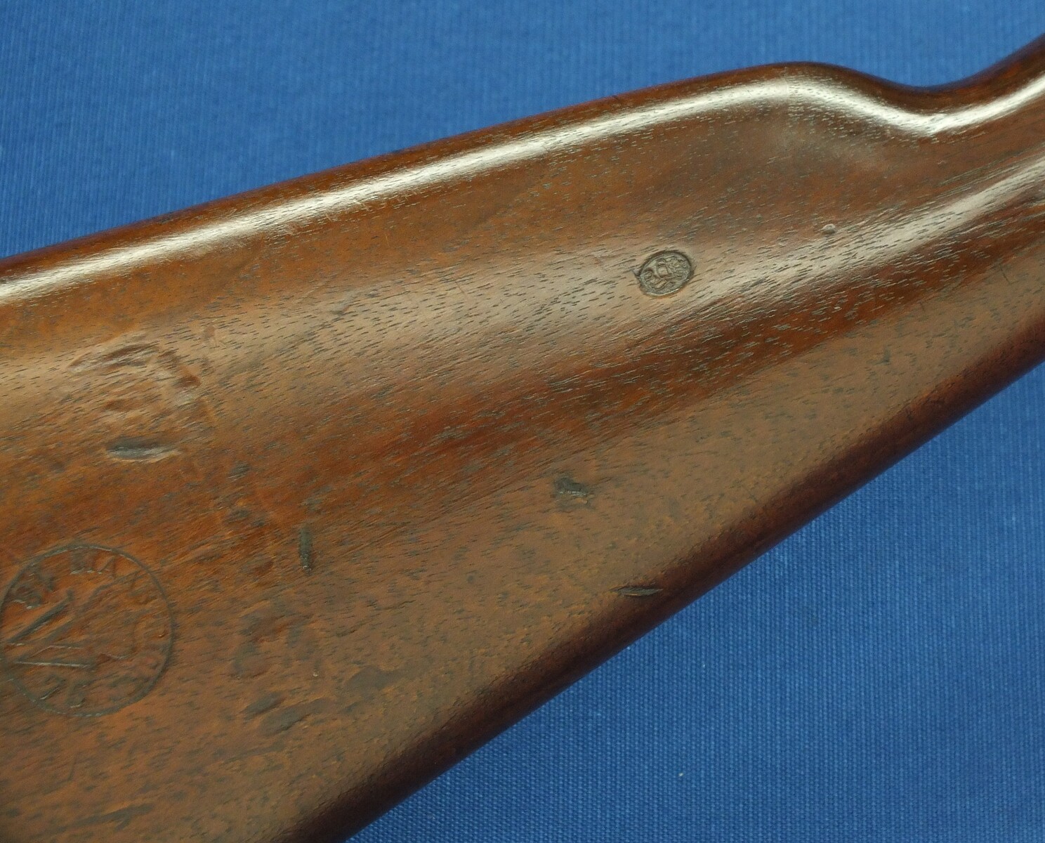 A fine antique Dutch Beaumont-Vitali Model 1871/88 Rifle by P. Stevens Maastricht. Caliber 11mm, Length 133cm. In very good condition. Price 1.500 euro.
