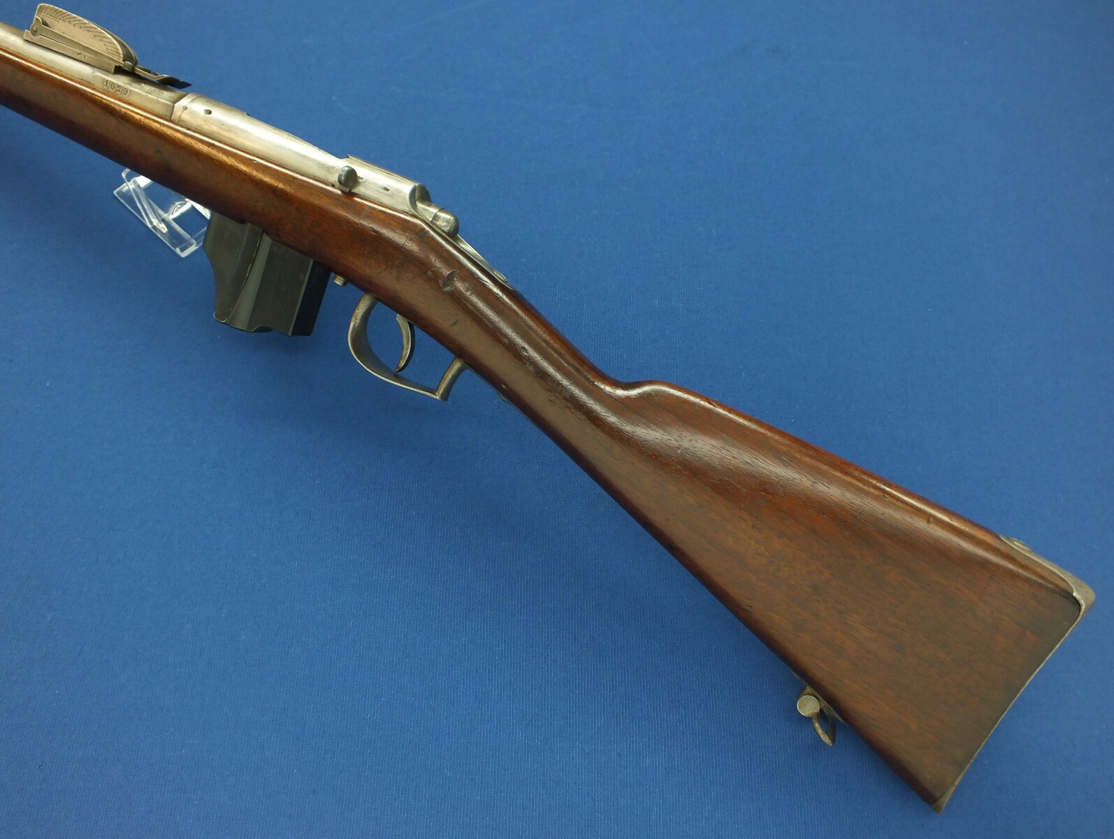 A fine antique Dutch Beaumont-Vitali Model 1871/88 Rifle by P. Stevens Maastricht. Caliber 11mm, Length 133cm. In very good condition. Price 1.500 euro.