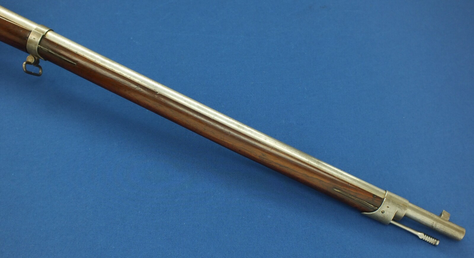 A fine antique Dutch Beaumont-Vitali Model 1871/88 Rifle by P. Stevens Maastricht. Caliber 11mm, Length 133cm. In very good condition. Price 1.500 euro.