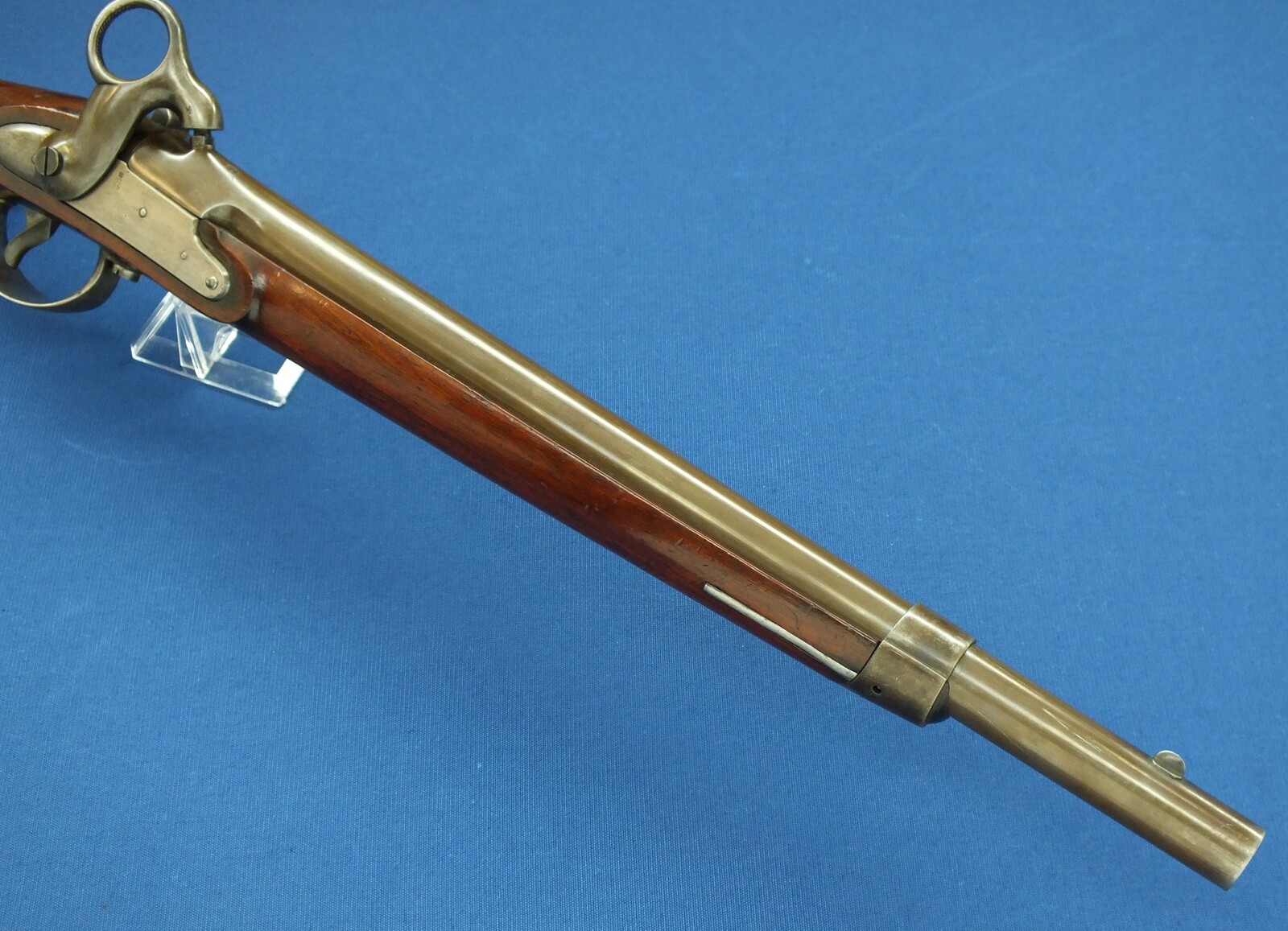A fine antique Dutch Model 1854 Cavalry Carbine. 16,7mm Caliber, length 84cm. In near mint condition. Price 1.850 euro.