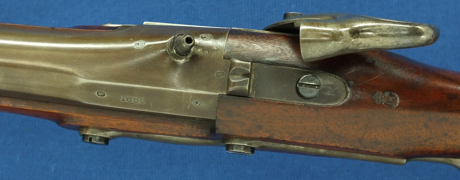 A fine antique Dutch Model 1854 Cavalry Carbine. 16,7mm Caliber, length 84cm. In near mint condition. Price 1.850 euro.