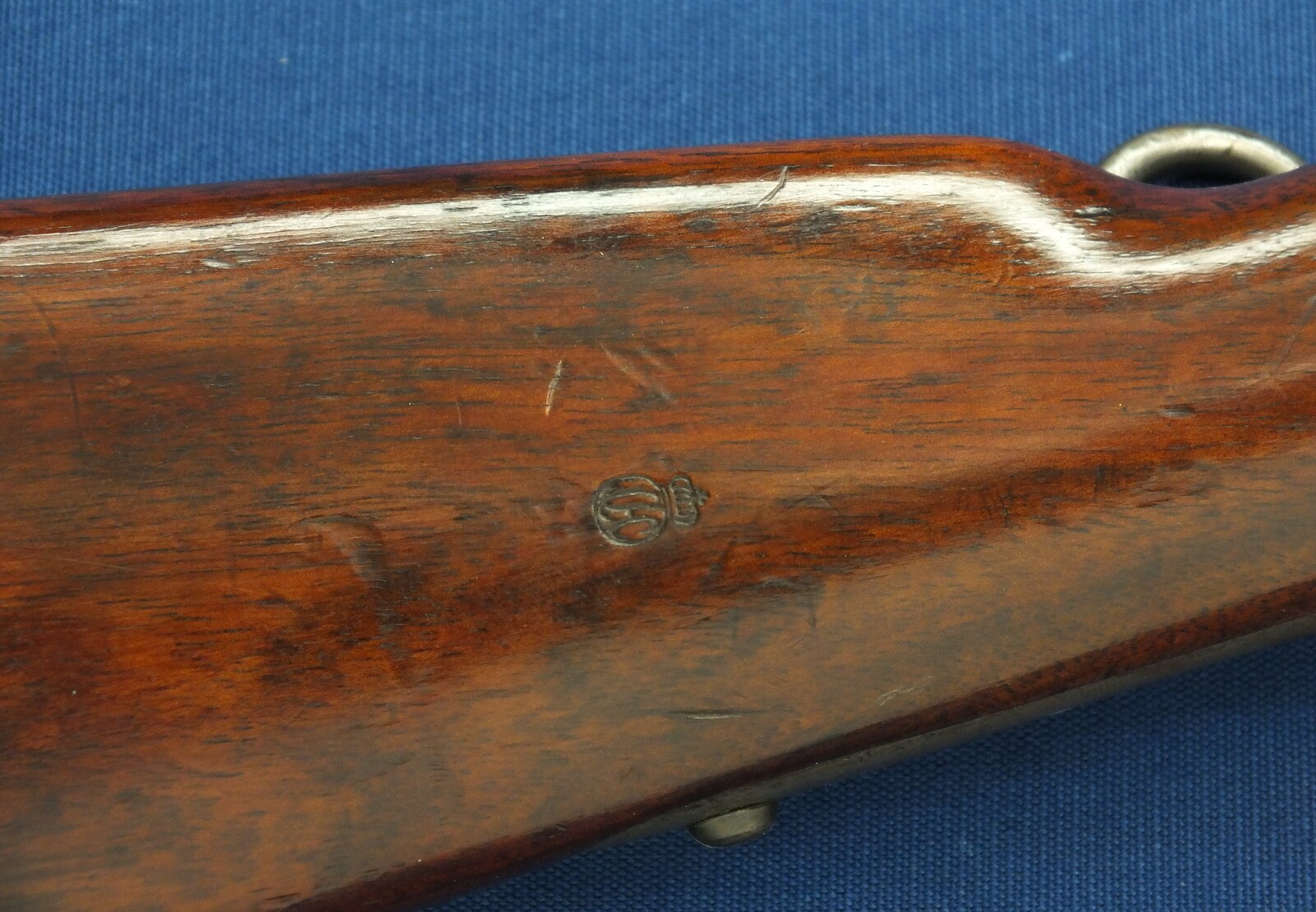 A fine antique Dutch Model 1854 Cavalry Carbine. 16,7mm Caliber, length 84cm. In near mint condition. Price 1.850 euro.