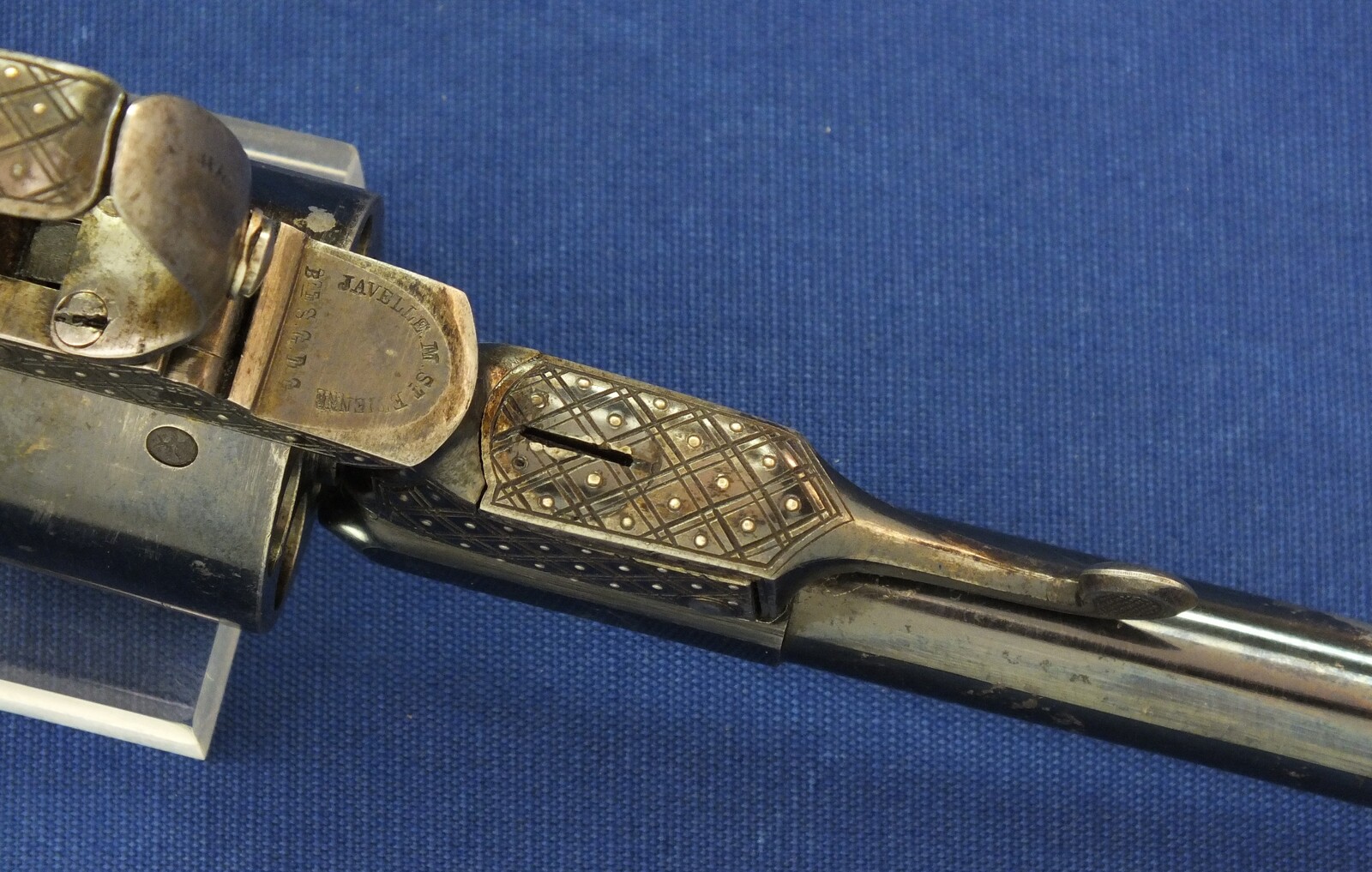 A fine antique French Deluxe engraved Javelle's Patent 6 shot 12mm Pinfire Revolver by F. Berger Bte a St. Etienne. Length 30cm. In very good condition. Price 2.950 euro.