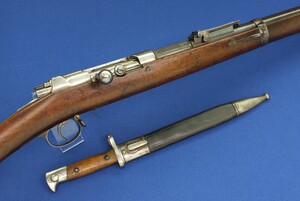 A fine antique German infantry Mauser Spandau rifle model 71/84 with bayonet. Caliber 11,15 x 60R, length 129,5 cm. In very good condition. 
