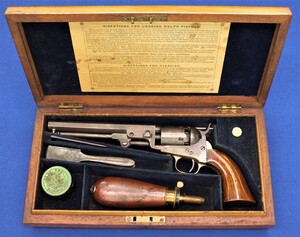 A fine antique Mahogany Cased  American Colt  5-shot Pocket Revolver M1849, 6 Inch Barrel with New York address, length 29 cm, cal .31, in very good condition. Price 4.950,- euro