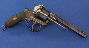 A fine Dutch Officers Lefaucheux Patent 6 shot 12mm Pinfire Revolver finished by August Francotte Liege and signed on backstrap: Ed. de Beaumont Maastricht. Length 31cm. In very good condition. Price 2.150 euro.
